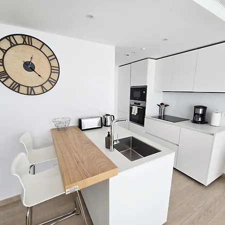 Bonito Carvajal - - The Wave Fuengirola